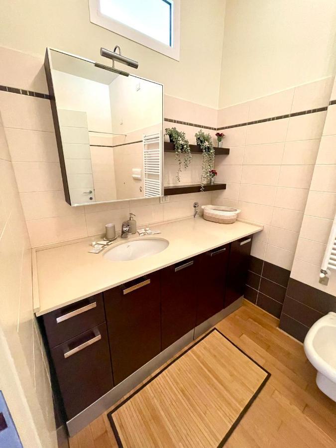 Luxury Four-Room Apartment In Monza Centro - 2 Min Walk To Train Station 외부 사진