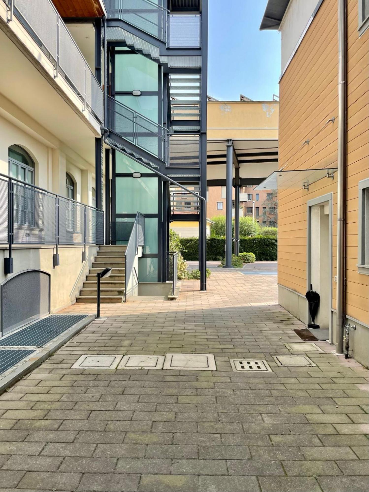 Luxury Four-Room Apartment In Monza Centro - 2 Min Walk To Train Station 외부 사진